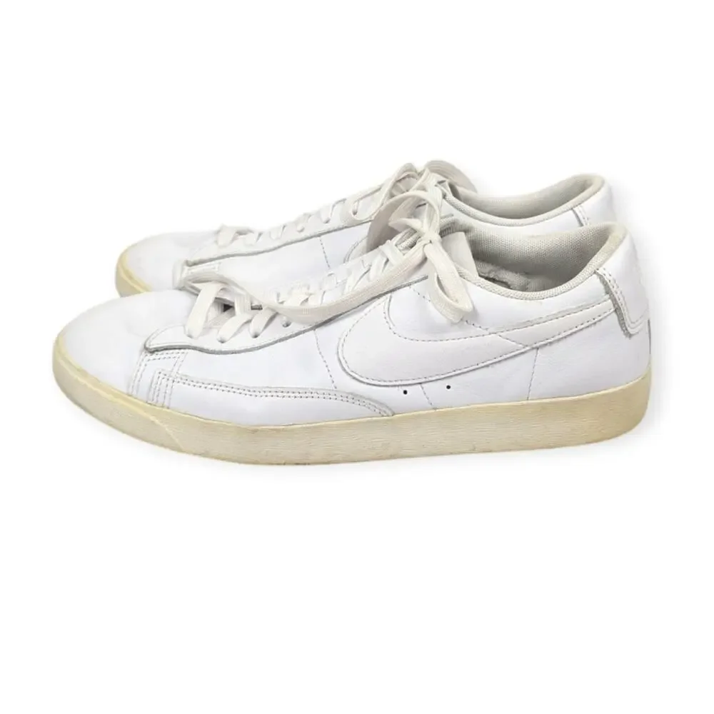 Nike White Blazer Low LE Leather Sneaker Size 10